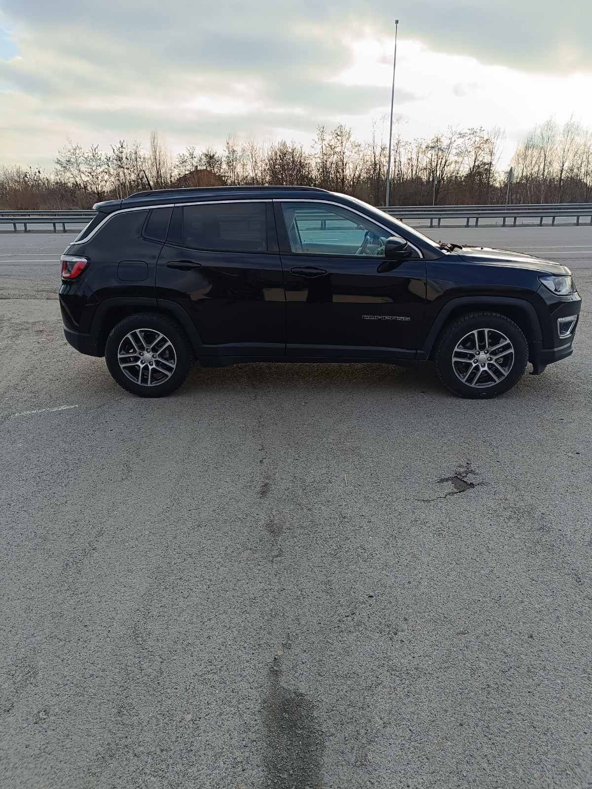 Продам Jeep Compass