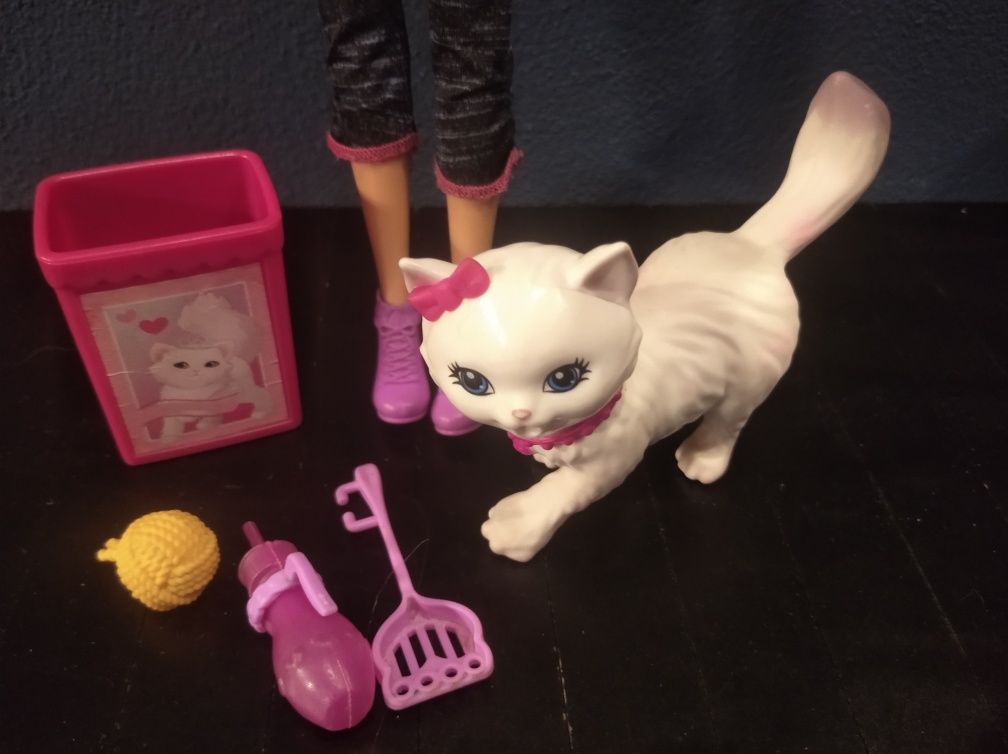 Lalka Barbie z kotkiem