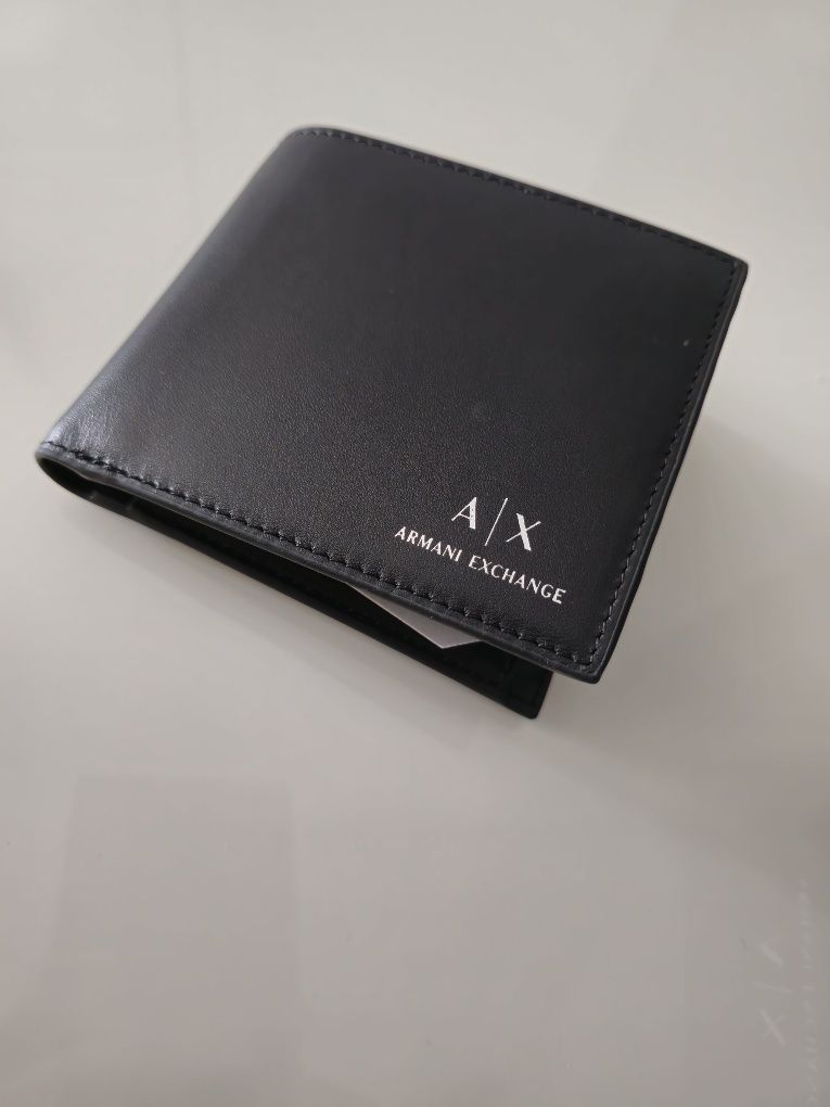 Piękny super jakosci portfel Armani Exchange