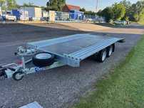 Do wynajęcia Laweta Przyczepa dwuosiowa DMC 2700 kg Warszawa Wynajem