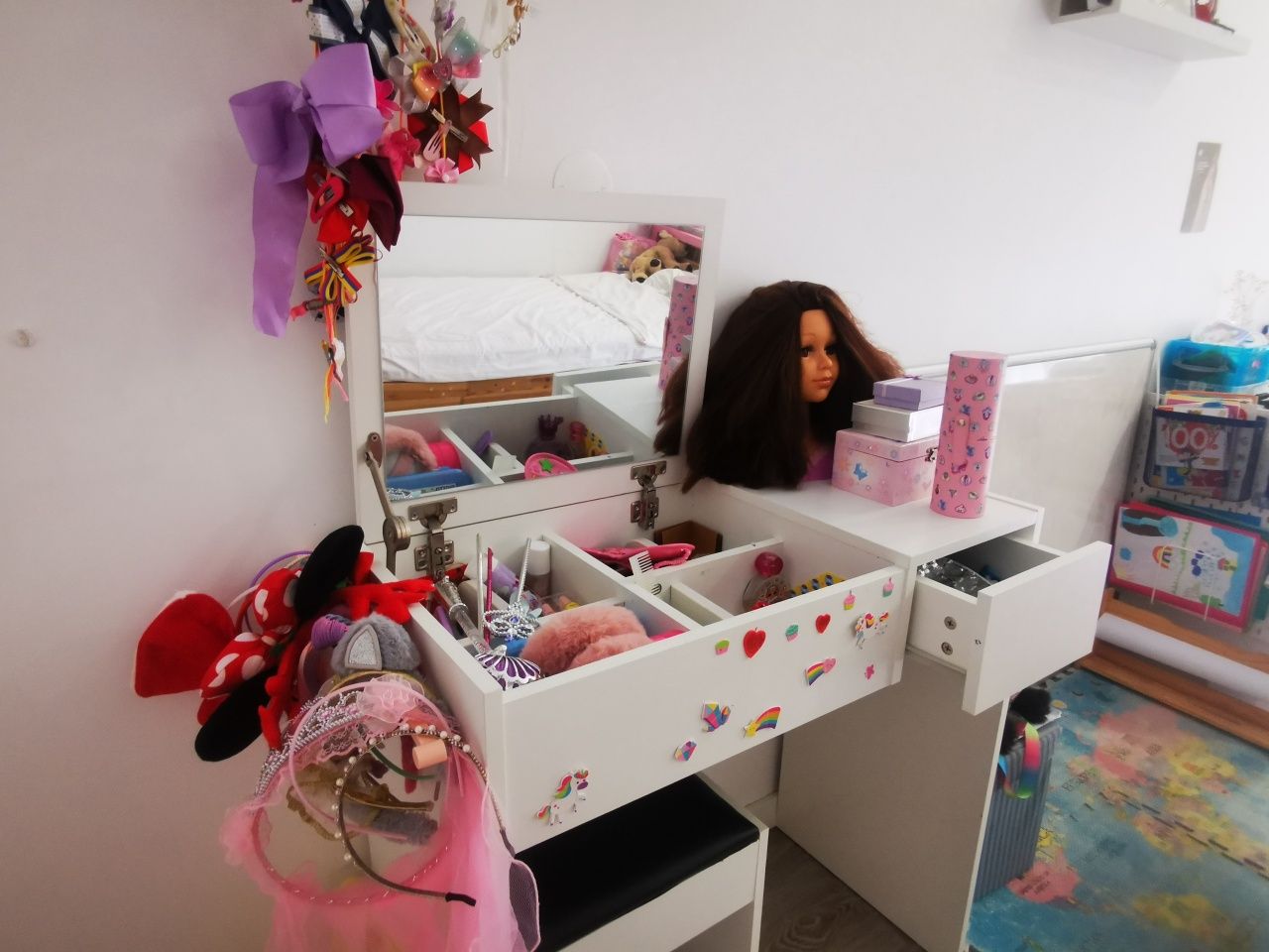Móvel espelho, arrumação e escritorio