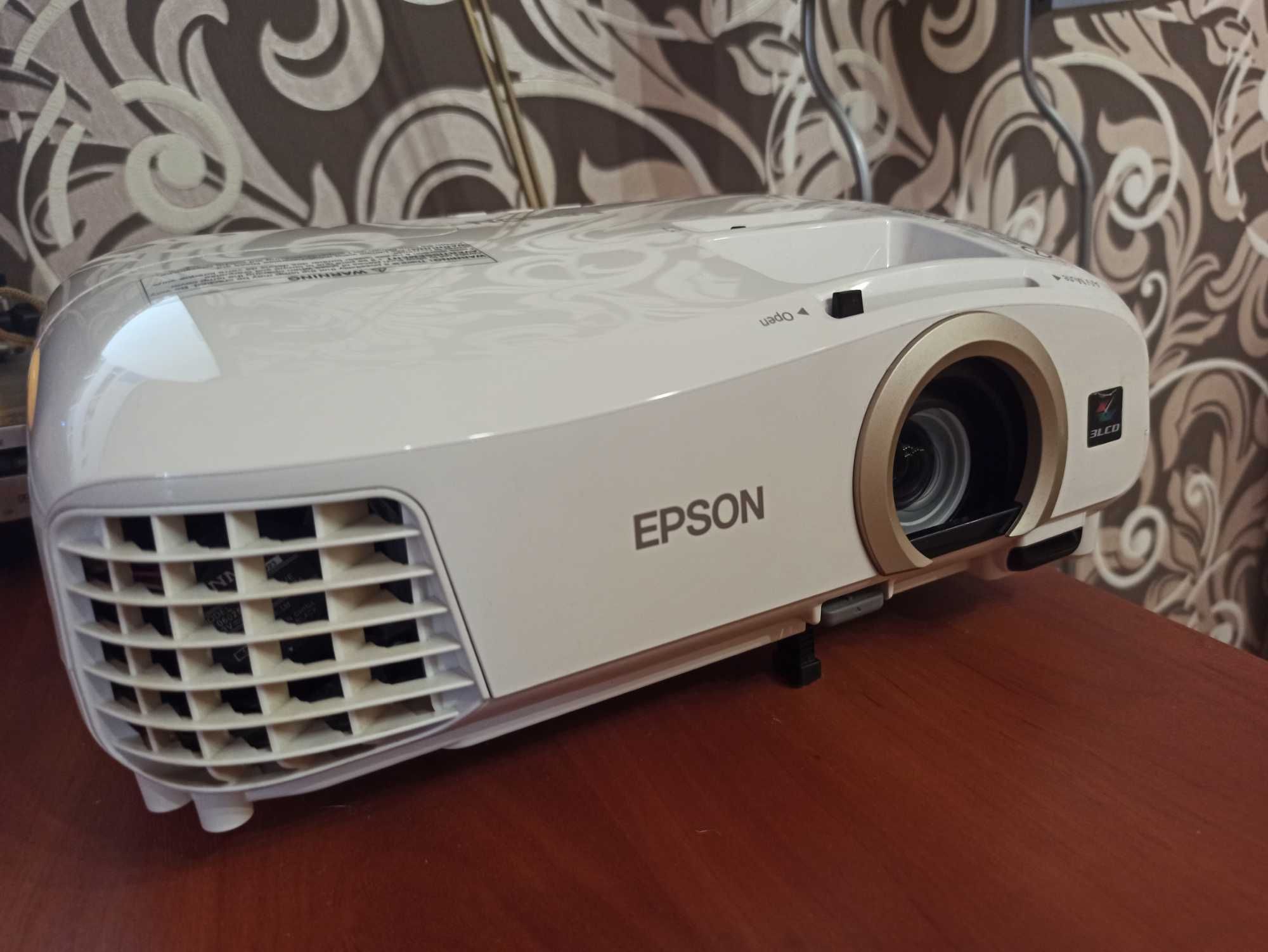 Full HD проектор Epson EH-TW5300 кинотеатр 3D