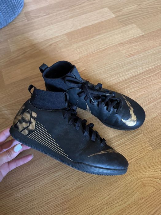 Футзалки NIKE Mercurial UK 5