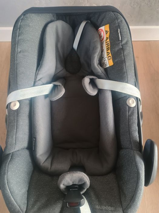 Zestaw Maxi Cosi. Baza 2way Fix, nosidełko pebble plus, fotelik pearl