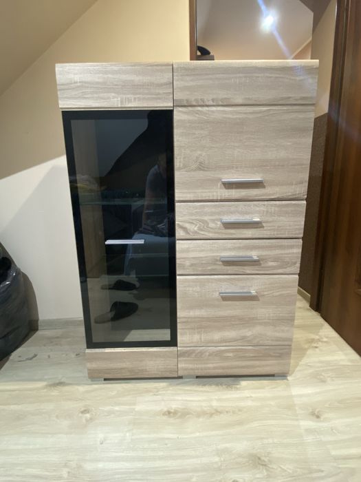 Odbiór osobisty :Sprzedam komplet mebli KOMODA ,STOLIK ,SZAFKA RTV