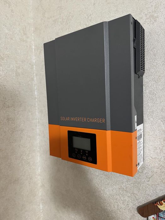 Інвертор гібридний з акумулятором