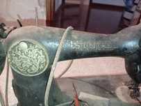 Máquina de Costura Antiga