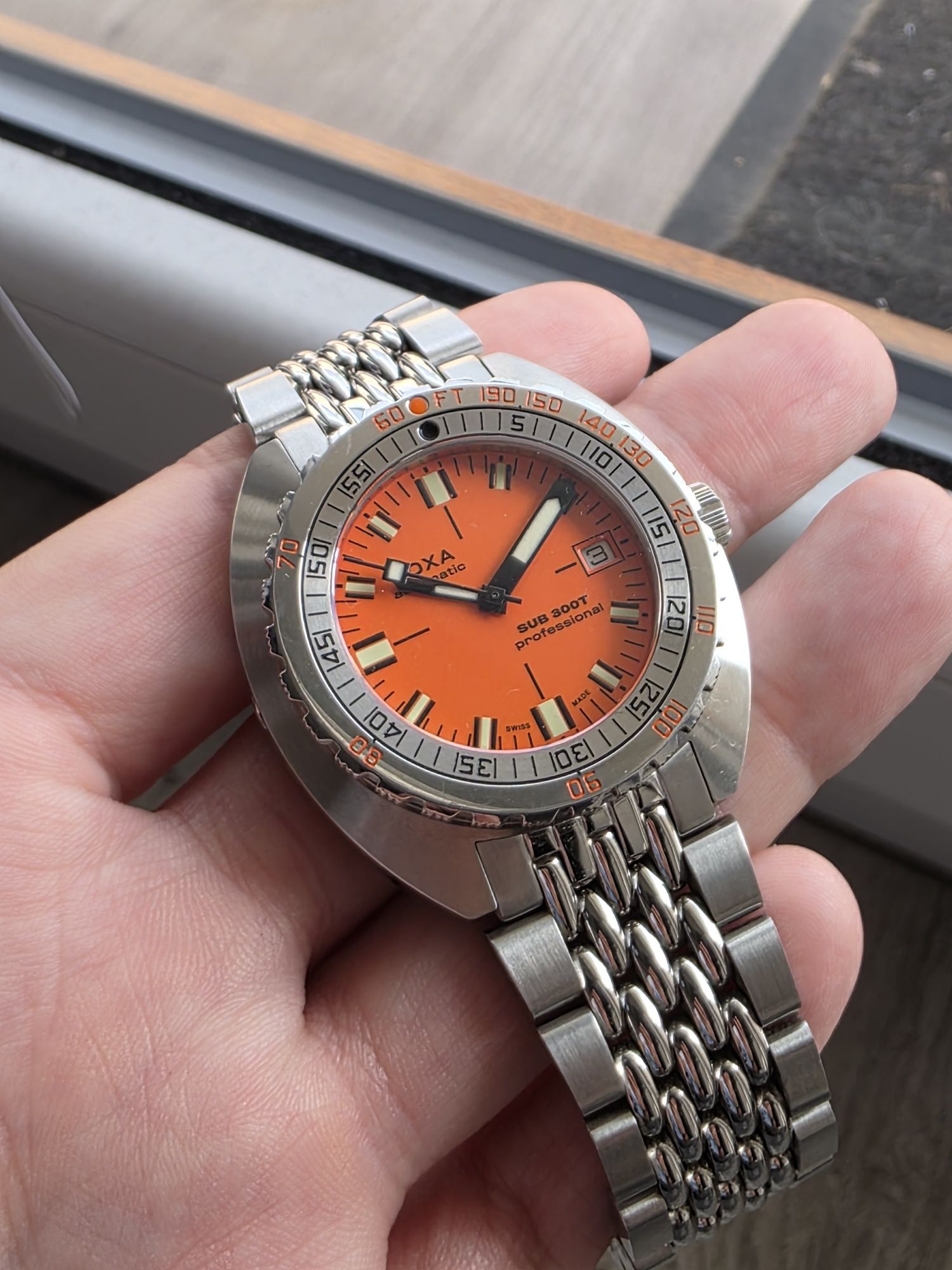 DOXA SUB 300T Professional – pomarańczowa tarcza