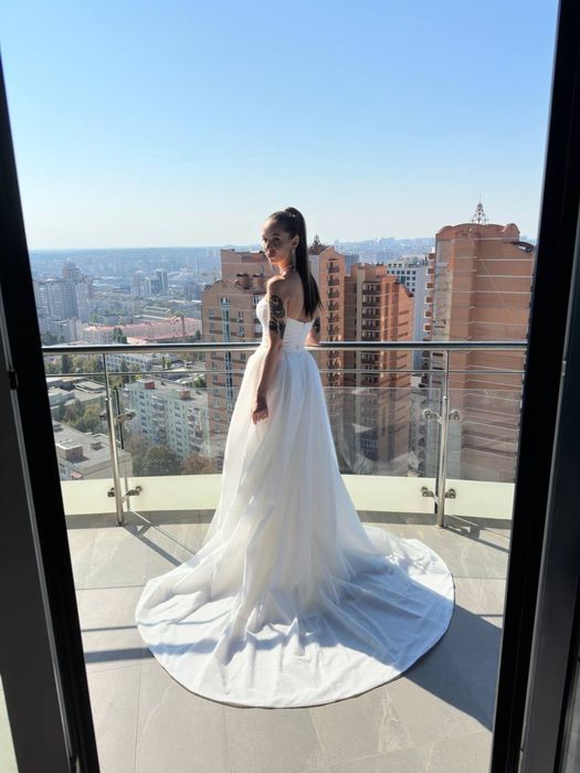 Весільна сукня в ідеальному стані + фата