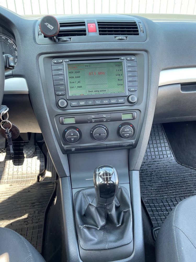 Автомобіль Skoda Octavia A5 до рест