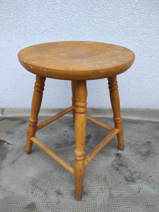 Okrągły Taboret drewniany , Mocny Stołek