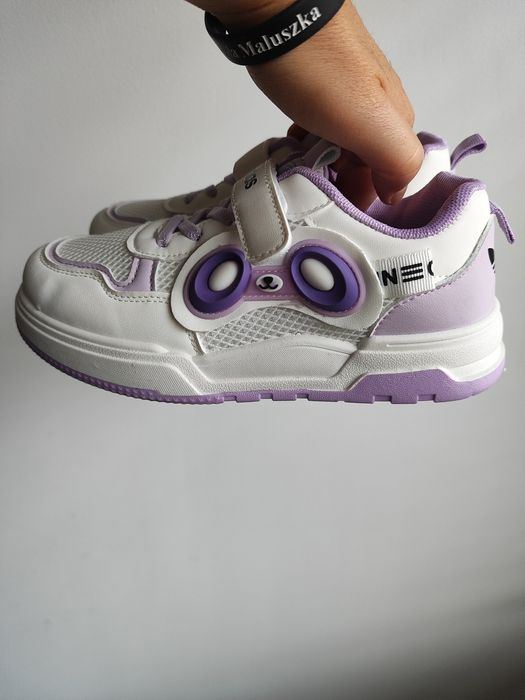 Buty sportowe dziewczece nowe 36