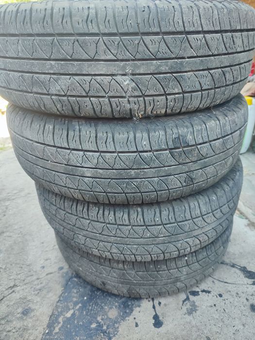 Продам 2 колеса всесезонки 175/70 R13 в хорошому стані