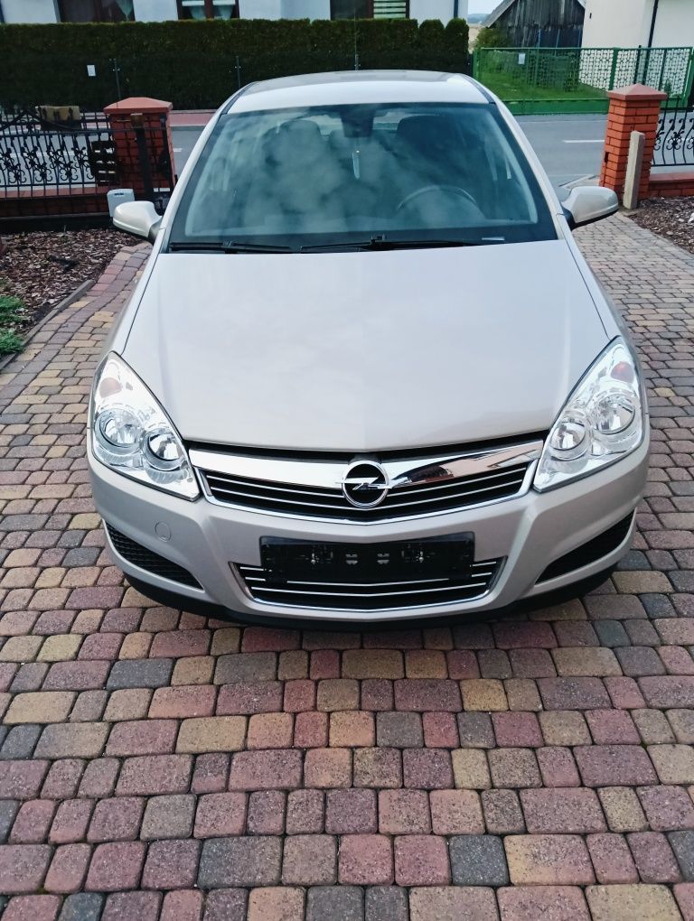 Samochód osobowy Opel Astra