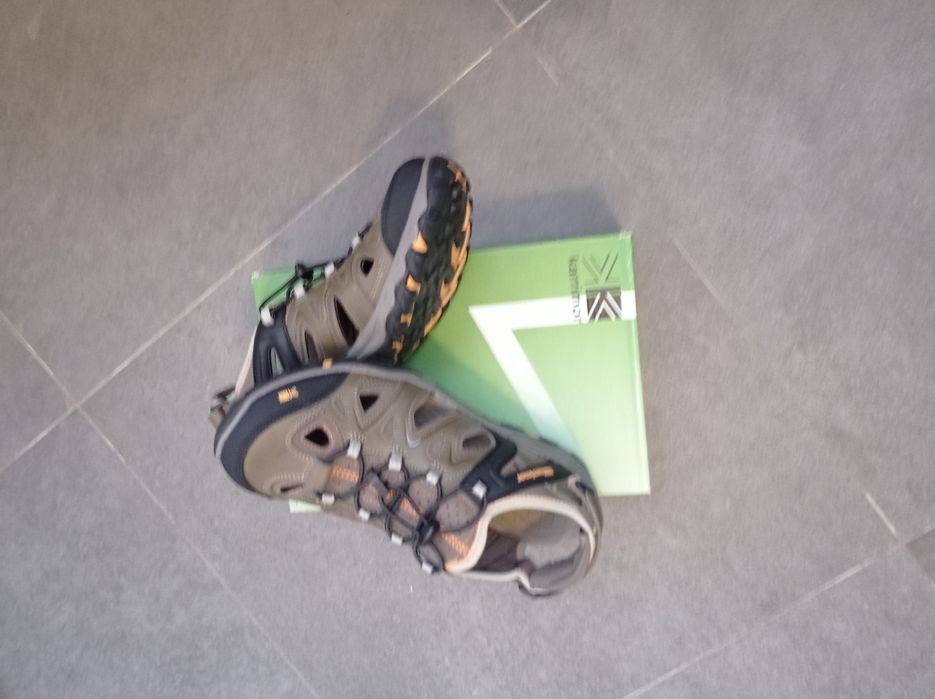 Сандалі Karrimor  довжина стельки  27,5 см .