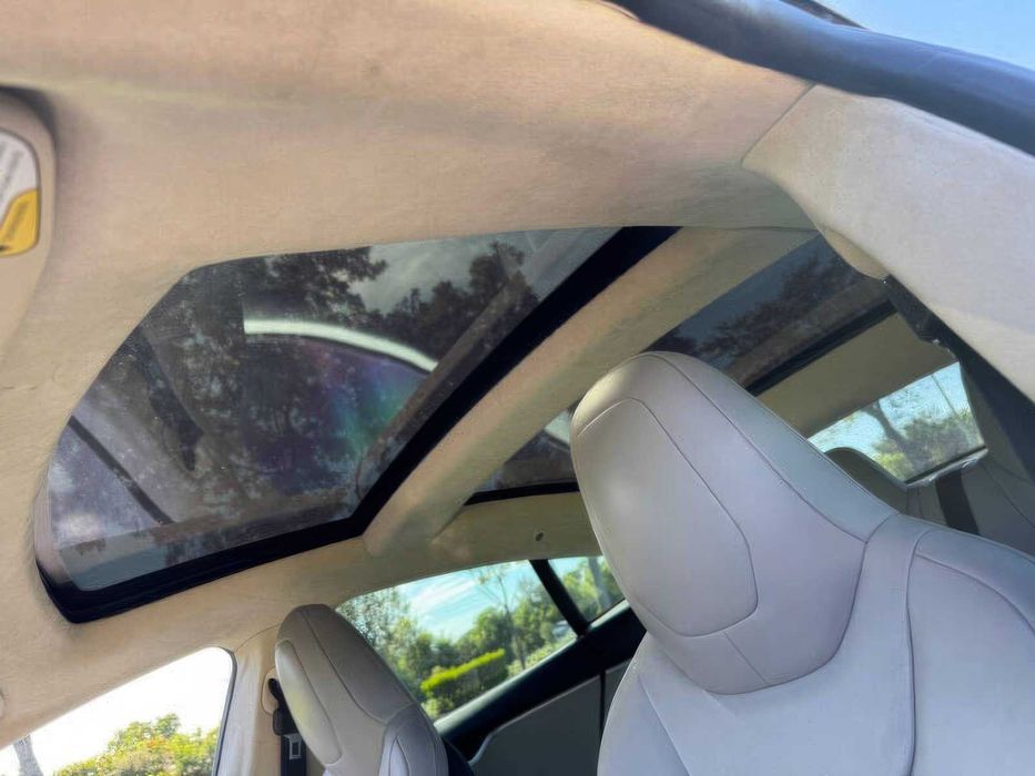 Tesla Model S 85D      2015