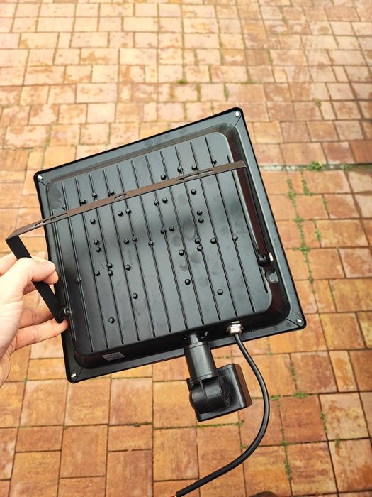 Lampa halogen 100w czujnik - nowa - fv