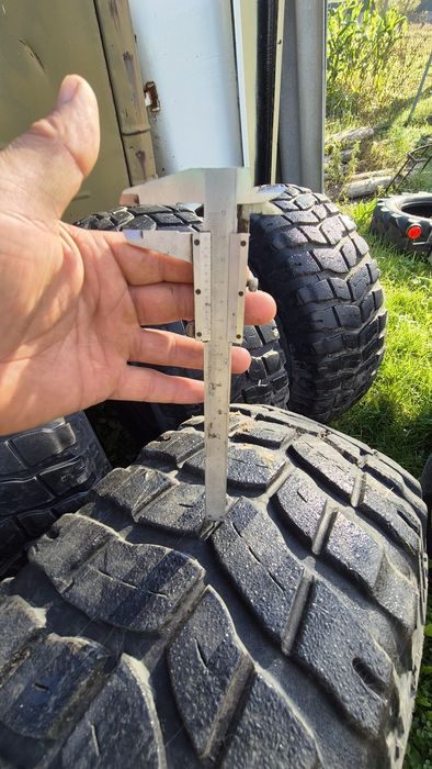 Резина уаз 5 колес р15. 35 з дисками -40