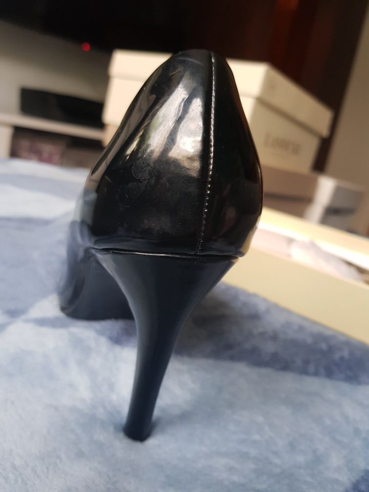 Czarne szpilki czarne Jenny Fairy CCC r. 35 lakierowane obcas 9,5cm
