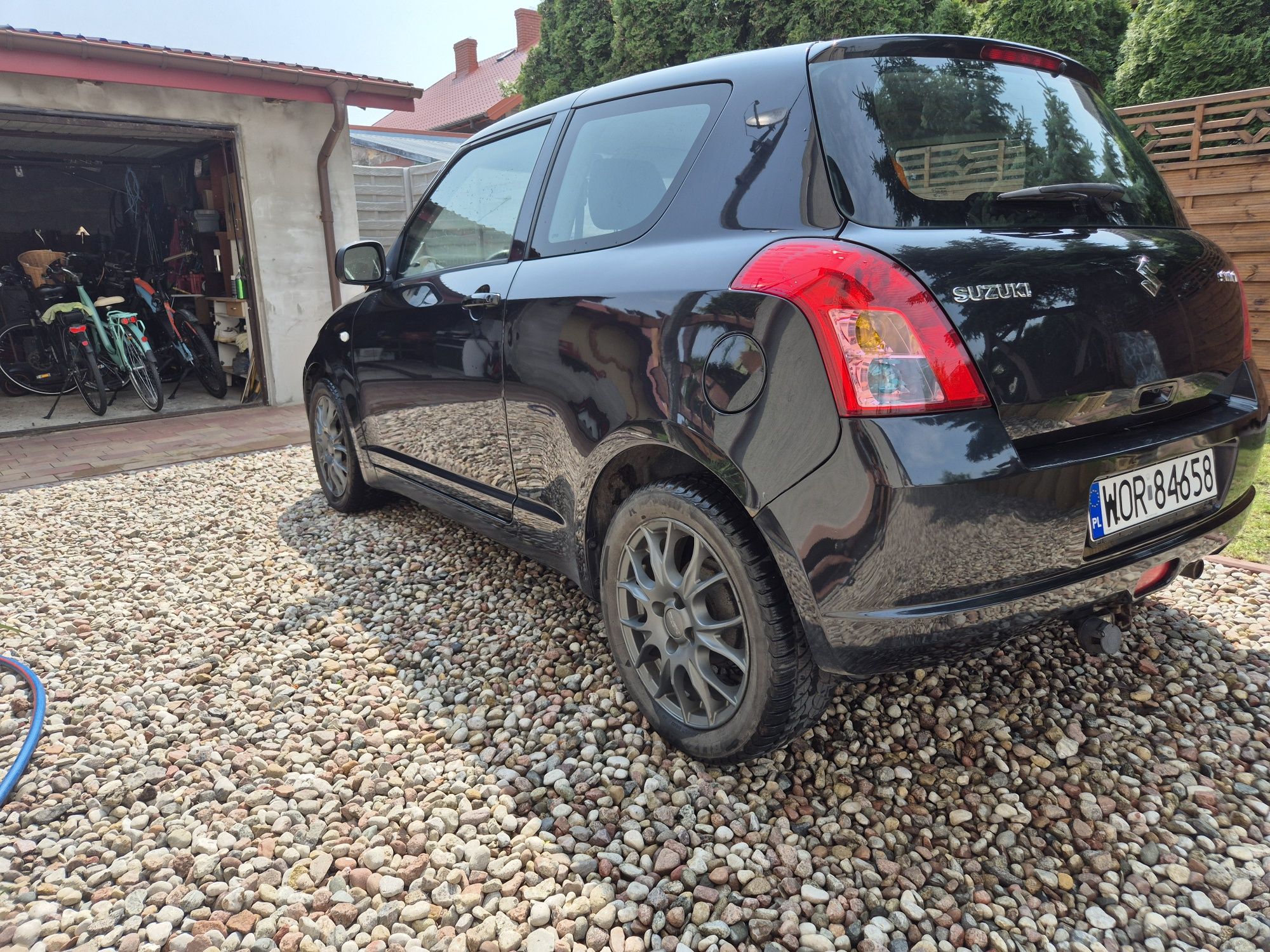 Suzuki Swift 1.3 benzyna alufelgi klima hak