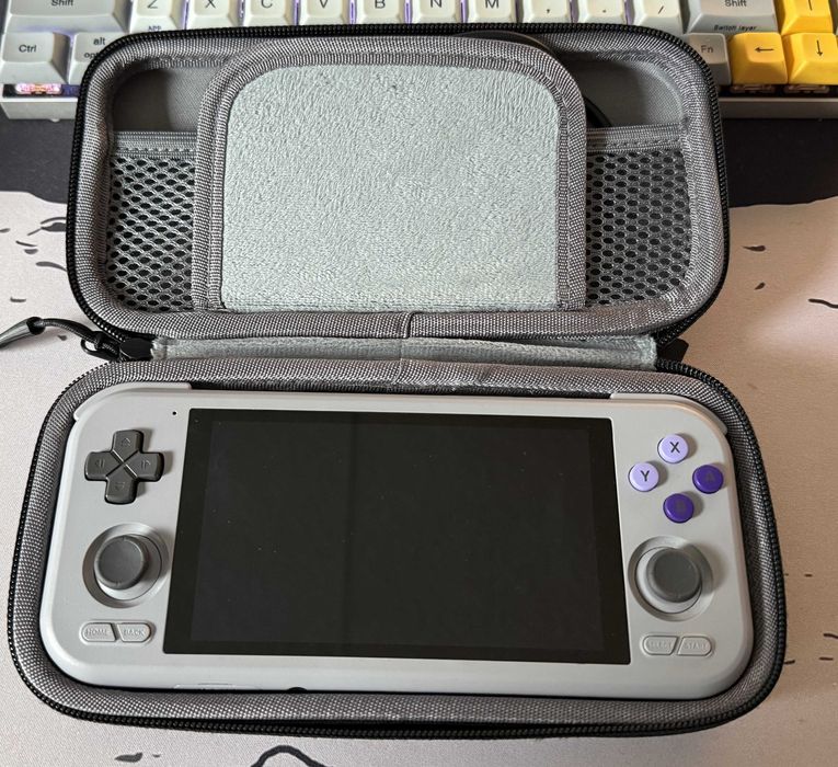 Konsola Retroid Pocket Pro 4 16bit + 512GB + etui idealny stan