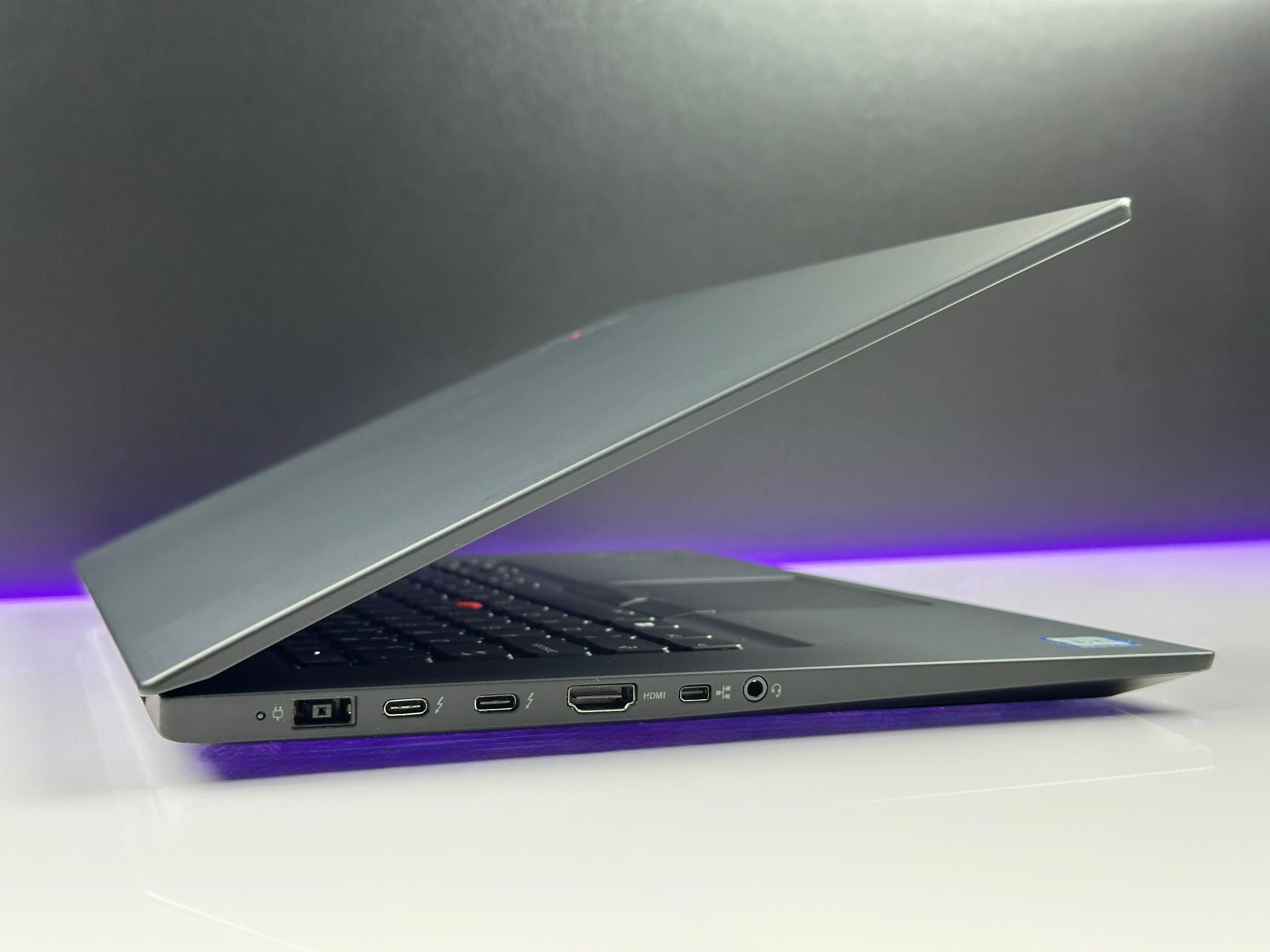 Laptop Lenovo ThinkPad P1 Gen 2 | i7-9750H / FHD / T1000 / 16GB /512GB