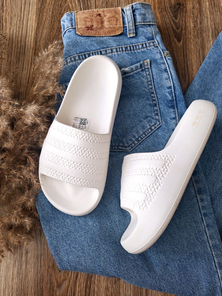 Стильні шльопанці шльопки слайдери  від Adidas Adilette ayoon