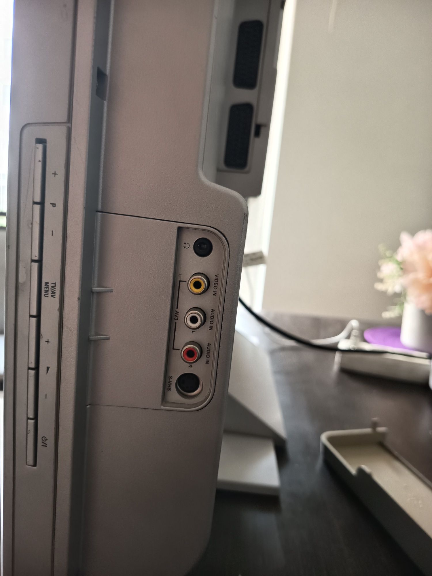 Telewizor GRUNDIG Vivance II 32 LXW