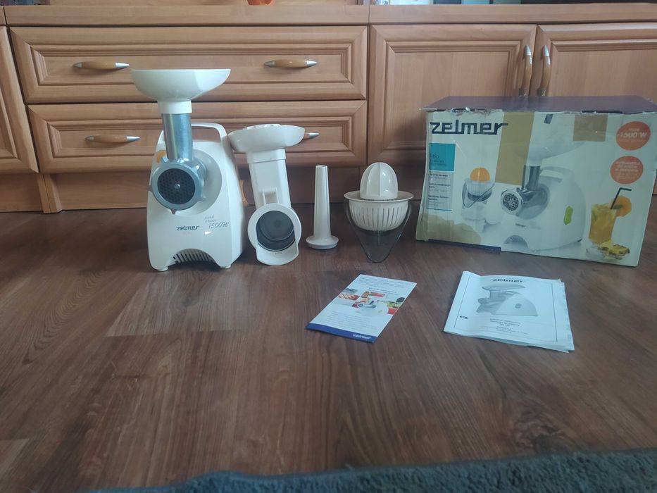 Elektryczna maszynka do miesa Zelmer z szatkownica 2000w. 4w1