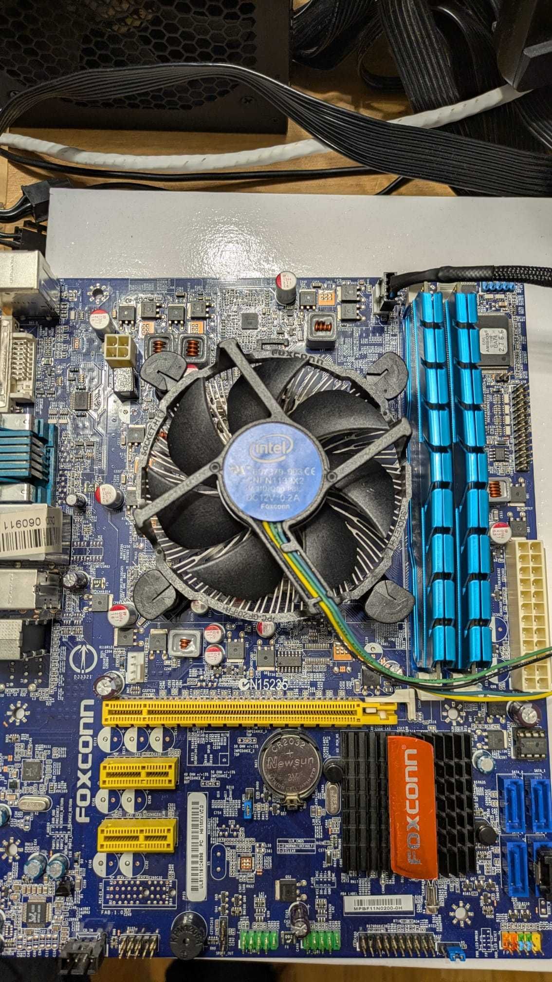 Bundle Motherboard Foxconn H61MXV V2, i5 3570, 8GB Ram, Disco SSD 120