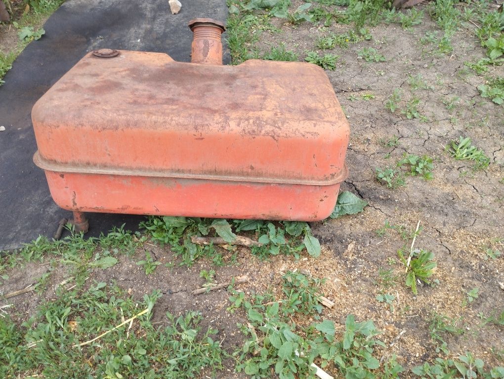 Продам паливний бак на ЮМЗ ( топлевный бак)