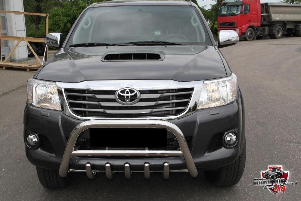 Orurowanie przednie, kły, baranek Toyota Hilux