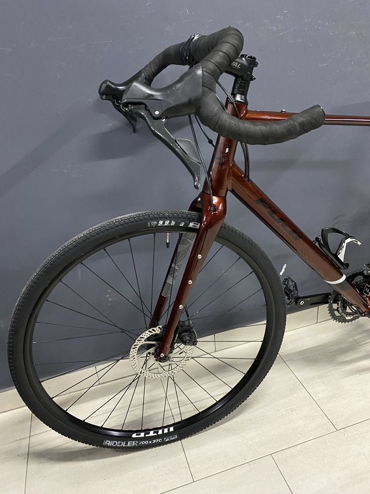 Гравійний велосипед Fuji Jari 2.1  Gravel Bike як новий