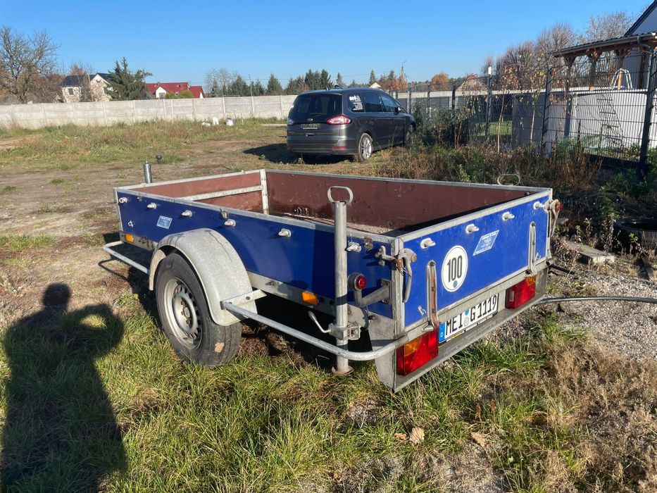 Przyczepka samochodowa