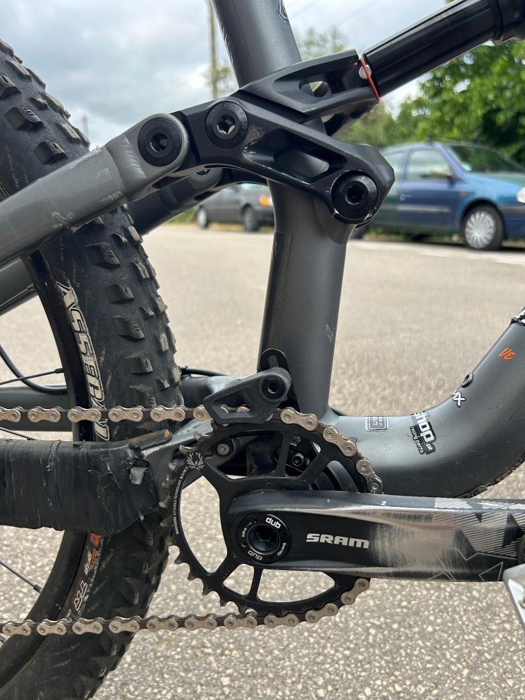 Specialized status downhill enduro