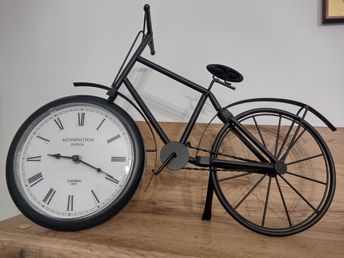 Zegar retro w kształcie roweru