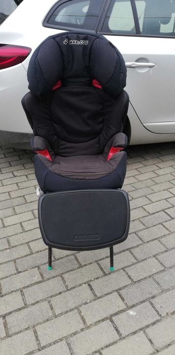 Fotelik samochodowy Maxicosi Tobi z podnóżkiem