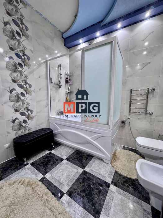 Продаж 3-кімнатної квартири / ЖК «Будинок на Набережній», Банний.