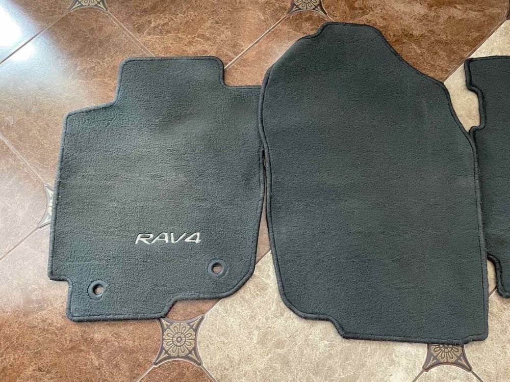 Автоковрики/килимки в машину Toyota Rav4