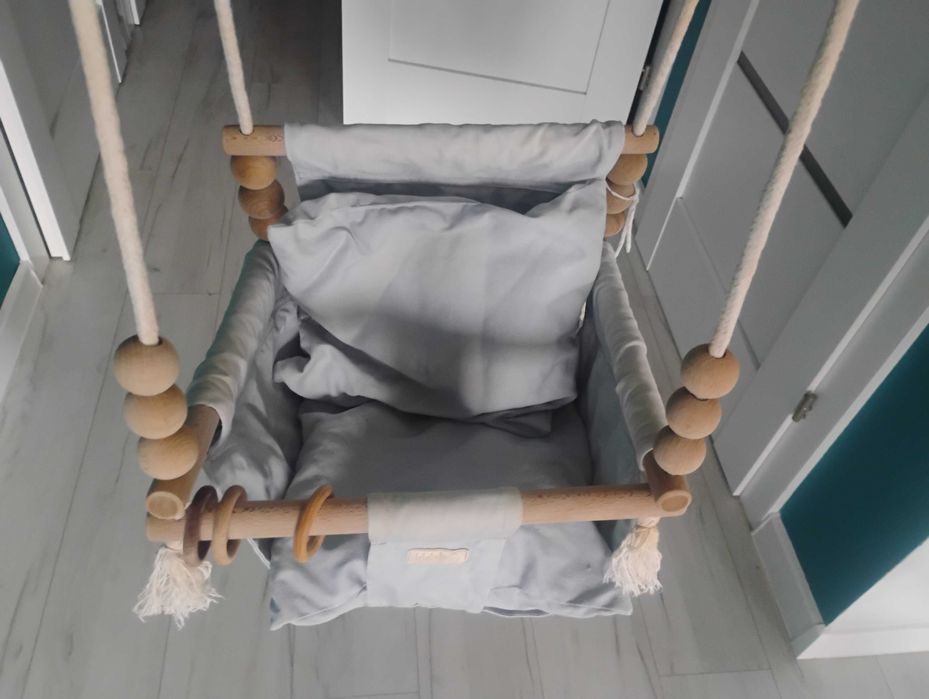 Huśtawka dziecięca drewniana wisząca wewnętrzna