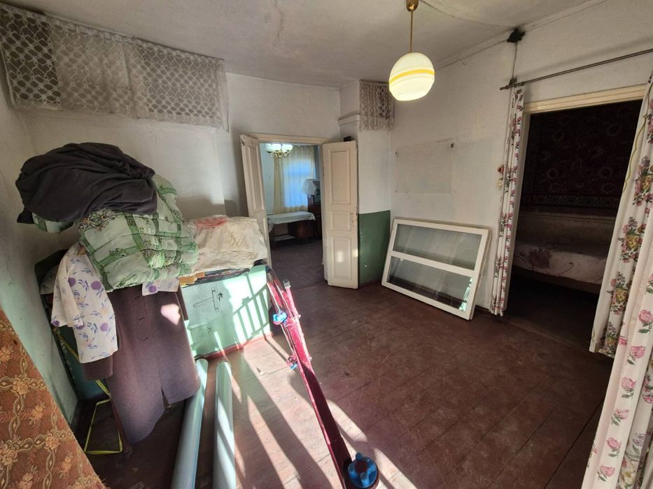 Продам пів Будинку.Школьний 52 кв.м окреме подвірʼя