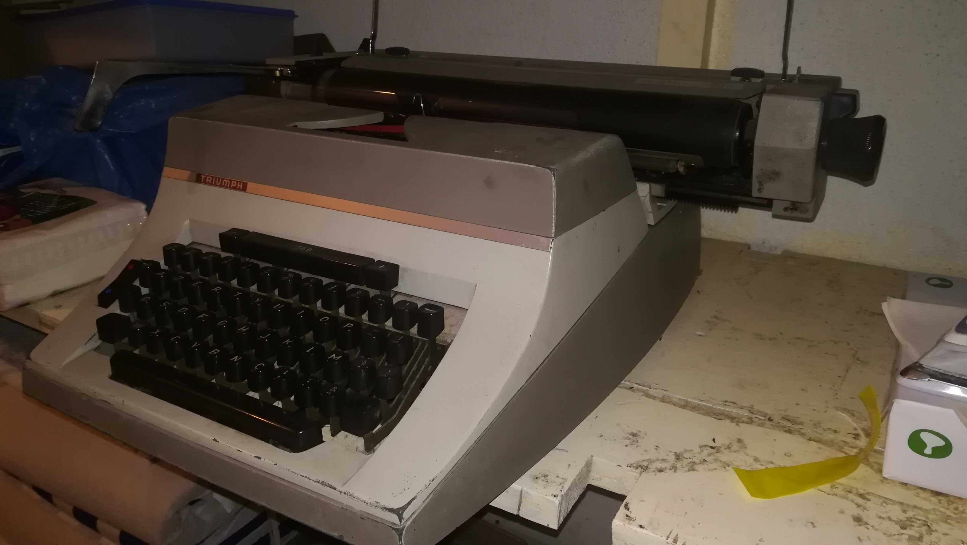 Máquina de escrever vintage Triumph Matura 300