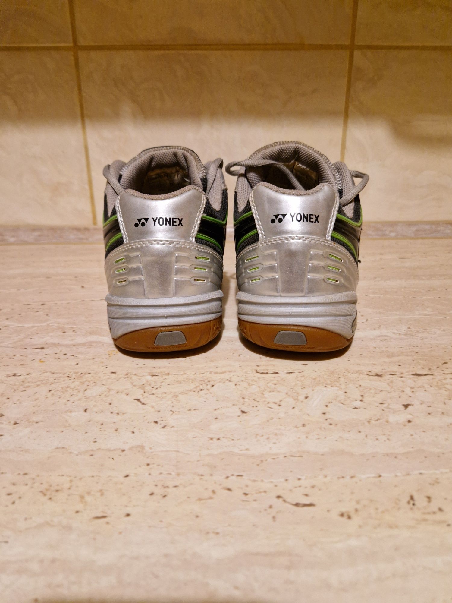 Halówki Yonex r 42