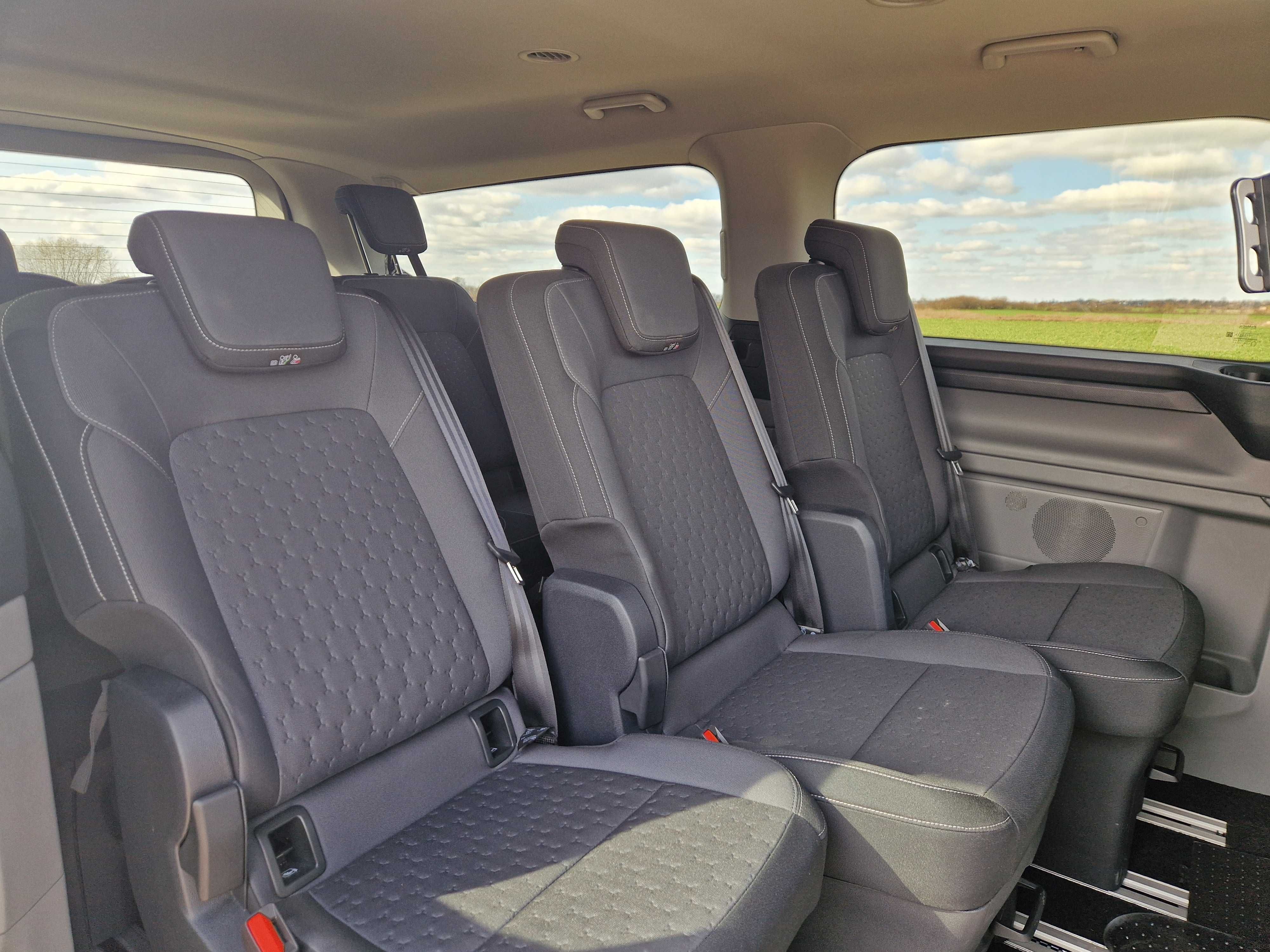 Wynajem BUS NOWY 8 osobowy FORD Tourneo CustomTITANIUM