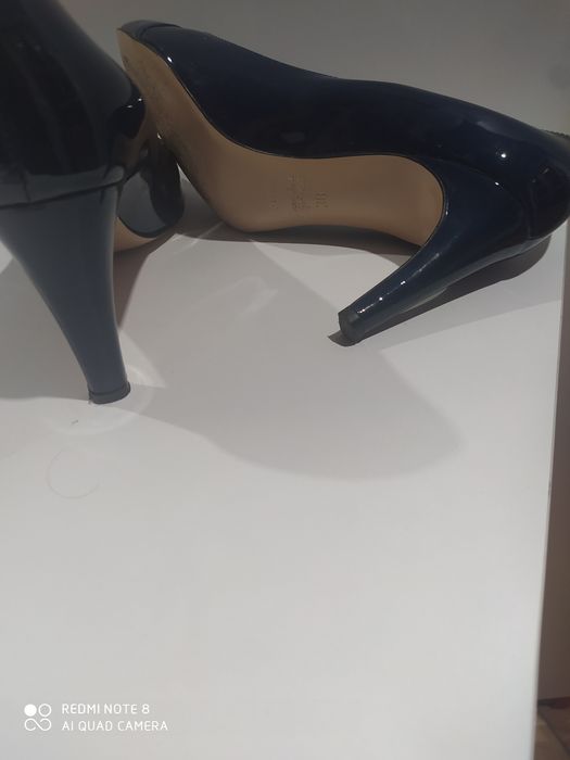 Pantofle damskie firmy Gino Rossi rozmiar 38 granatowe