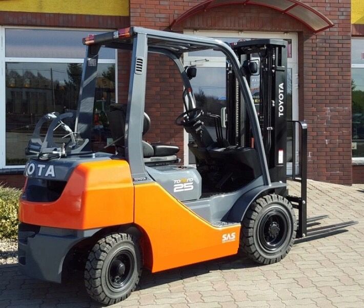 Новый Вилочный Погрузчик Навантажувач  Toyota