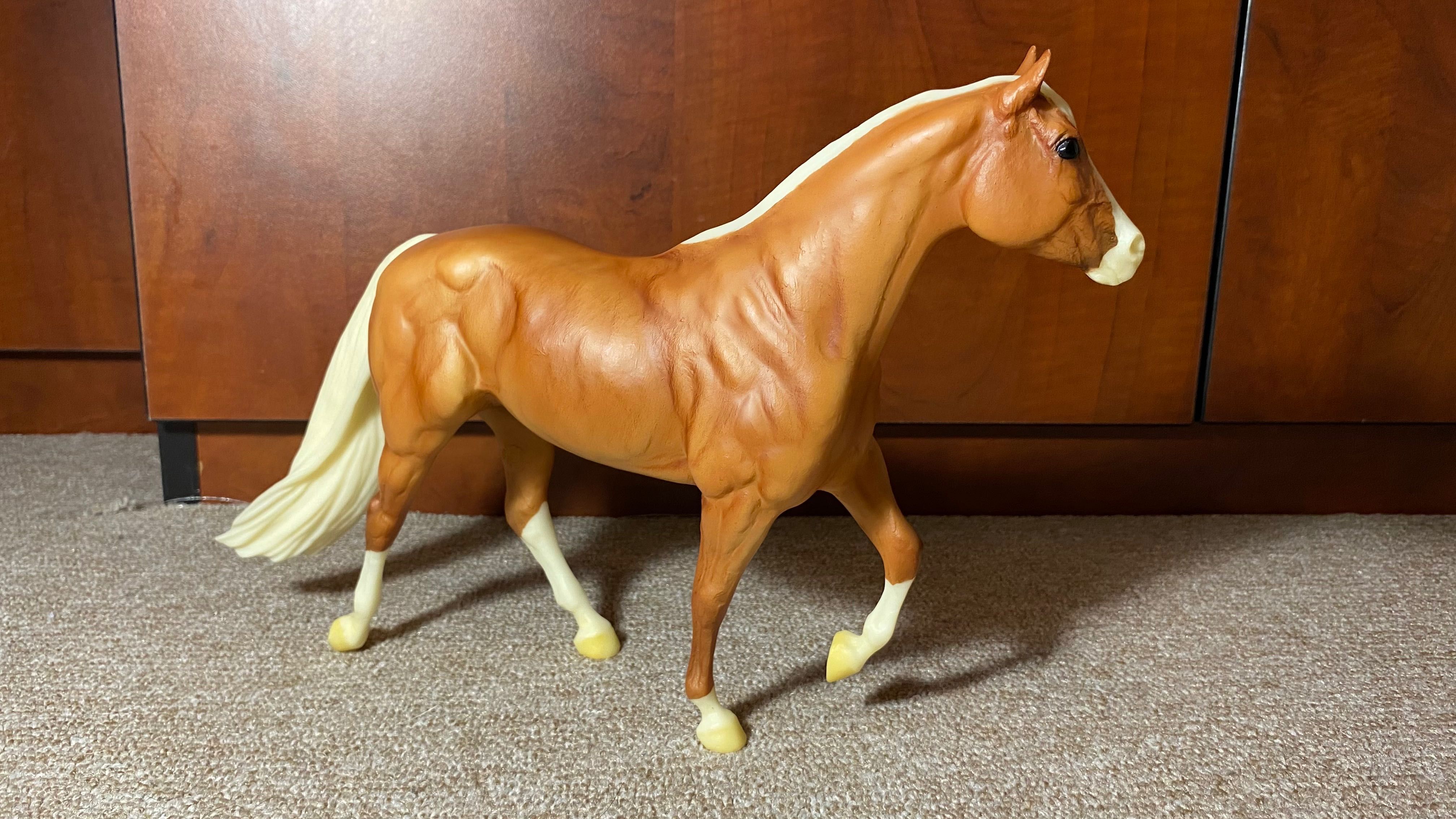 Figurka koń BREYER TRADITIONAL wycofany