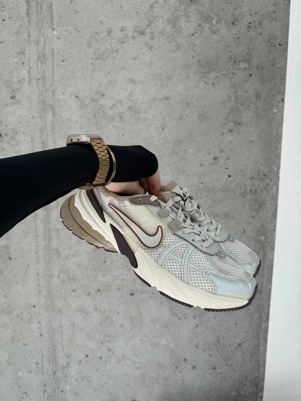 Жіночі кросівки Nike Runtekk бежевий з сріблом R9069 СУПЕР
