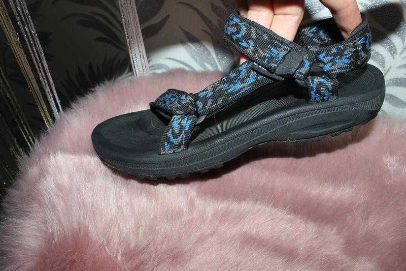 Teva босоніжки 24.8 см устілка
