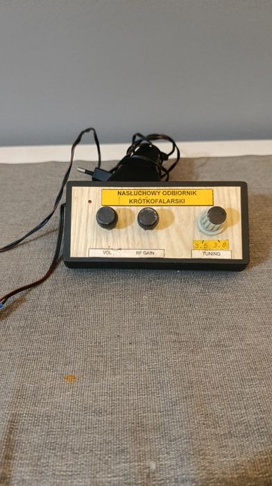 Nasłuchowy odbiornik krótkofalarski,
